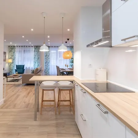 Abando Ii By Aston בילבאו